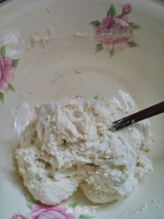 葱花肉饼的做法步骤：1