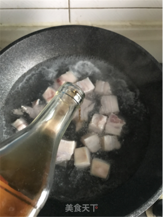 红烧肉炖土豆的做法步骤：3