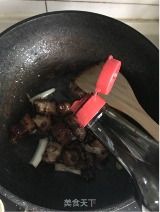 红烧肉炖土豆的做法步骤：8