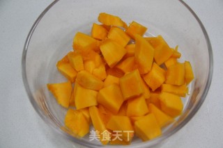 迎接万圣节的到来——南瓜面包的做法步骤：1