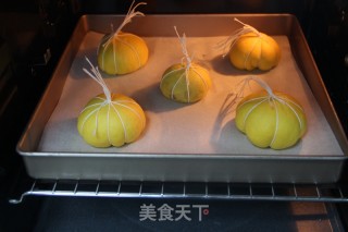 迎接万圣节的到来——南瓜面包的做法步骤：12