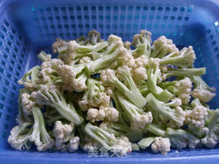 干煸菜花的做法步骤：1