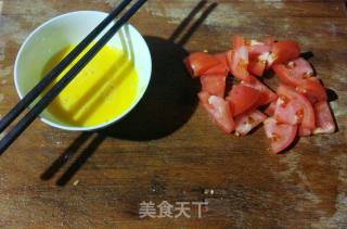 鸡蛋美食——酸甜口味番茄蛋花汤的做法步骤：3