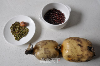 莲藕红豆绿豆汤的做法步骤：1