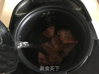莲藕棒骨汤的做法步骤：3