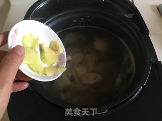 莲藕棒骨汤的做法步骤：6