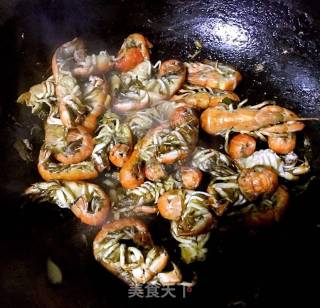 孜然粒炒蝼蛄虾的做法步骤：5