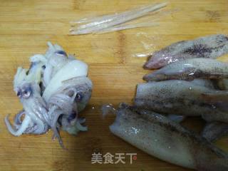 海猫炒韭菜的做法步骤：2