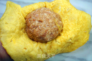 蛋包肉丸菇香汤的做法步骤：7