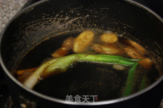 五香卤猪舌的做法步骤：3