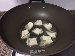 馄饨抱蛋的做法步骤：3