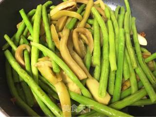 茄子炒豆角的做法步骤：6