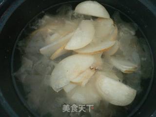 秋季滋阴润肺 ――银耳莲子雪梨羹的做法步骤：5