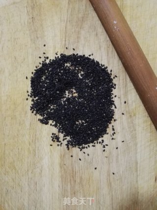 美味芝麻饼的做法步骤：3