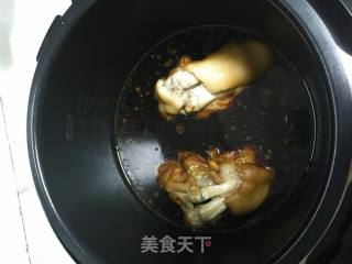 杨氏猪蹄冻????的做法步骤：4