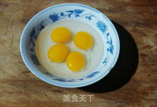 鸡蛋美食——小餐馆里的番茄炒蛋(特色海绵鸡蛋版)的做法步骤：2