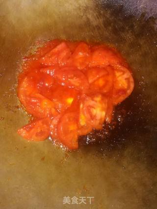 番茄贡丸土豆粉的做法步骤：3