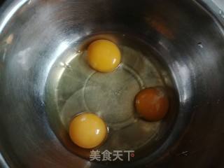 大葱胡萝卜炒蛋的做法步骤：1