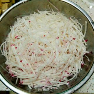 萝卜猪肉包#秋季滋阴润肺#的做法步骤：2