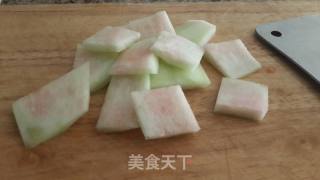 清肺凉拌西瓜皮的做法步骤：1