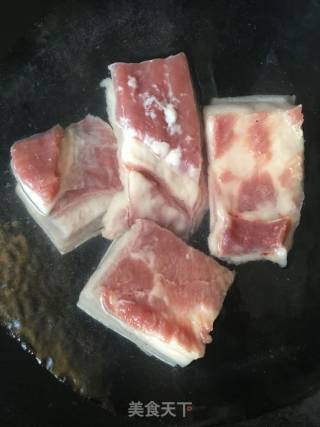 茶树菇扣肉的做法步骤：1