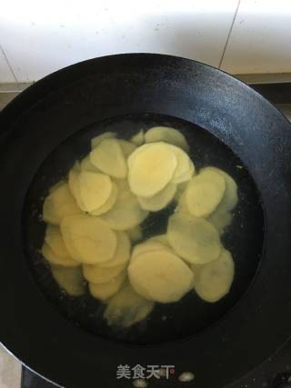 马铃薯薯片的做法步骤：2