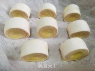 姜黄花卷的做法步骤：6