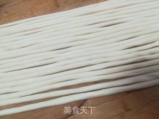 油泼棍棍面的做法步骤：3