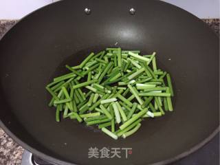 蒜苔炒鸡蛋的做法步骤：5