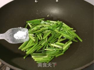 蒜苔炒鸡蛋的做法步骤：6