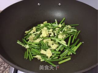 蒜苔炒鸡蛋的做法步骤：8