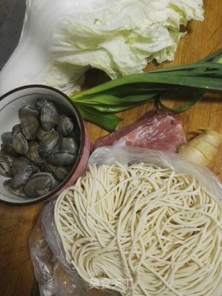 花蛤汤面的做法步骤：1