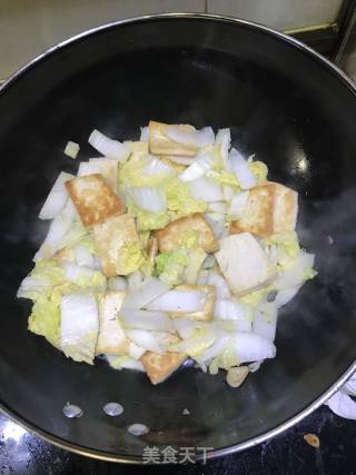 家常白菜烧豆腐的做法步骤：5