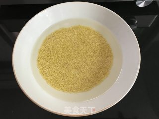 紫薯小米粥的做法步骤：2