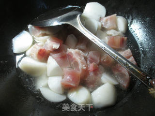 牛筋烧萝卜的做法步骤：4