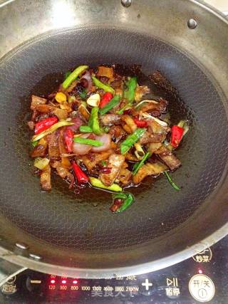 川味回锅肉的做法步骤：9