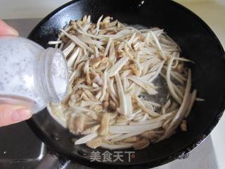 青椒杏鲍菇鸡丝的做法步骤：5