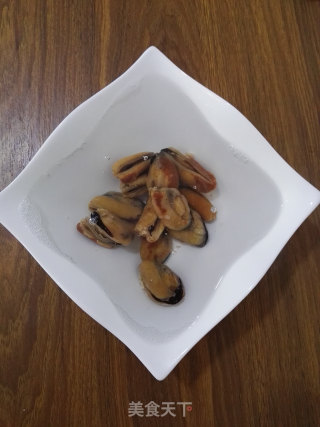 淡菜炒白菜的做法步骤：1