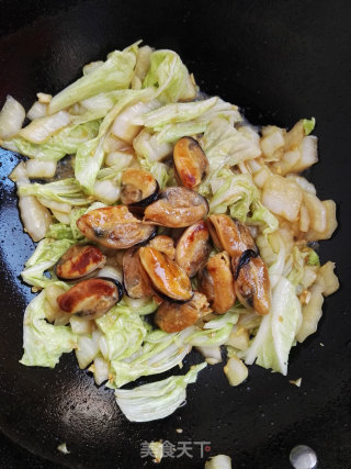 淡菜炒白菜的做法步骤：9