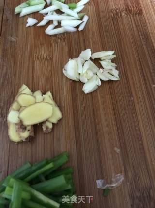 川式鱼香肉丝的做法步骤：2