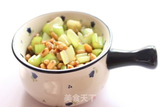芹菜黄豆小咸菜的做法步骤：11