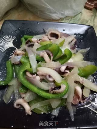 电饭煲版本的:八爪鱼炒时蔬的做法步骤：2