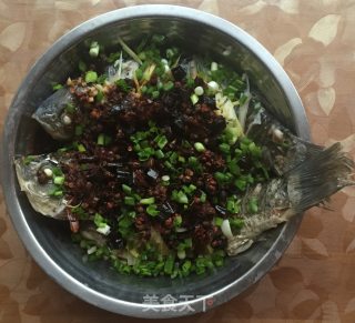 秘蒸鲫鱼的做法步骤：8