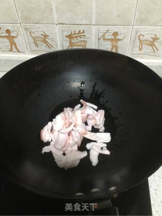 丝瓜炒肉的做法步骤：3