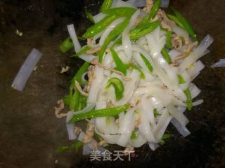 尖椒肉丝炒河粉的做法步骤：5