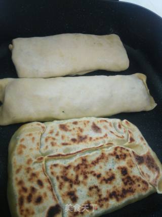 简易版少油韭菜饼（合子）的做法步骤：8
