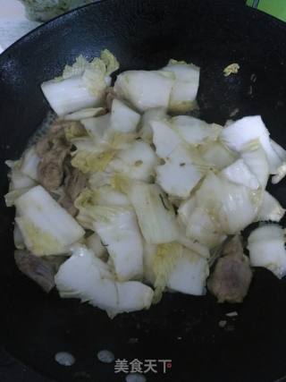 白菜猪肉顿粉条的做法步骤：7