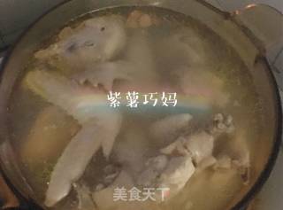 黄芪枸杞滋补土鸡汤的做法步骤：3