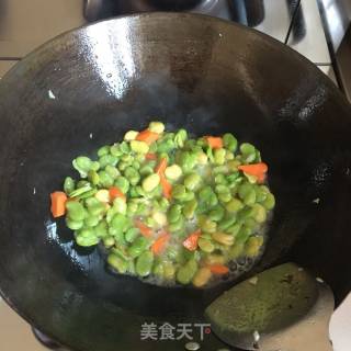 胡萝卜青椒炒蚕豆的做法步骤：6