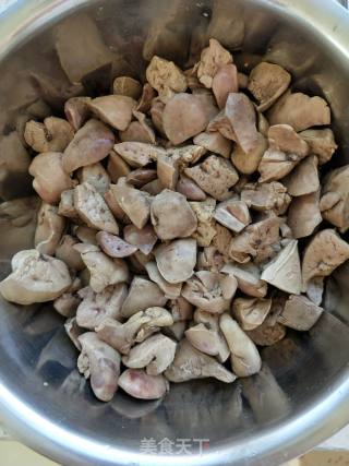 鸡肝炒青椒的做法步骤：3